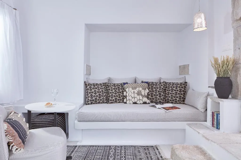 DOUBLE SUPERIOR Room, Cosmopolitan Suites, Santorini