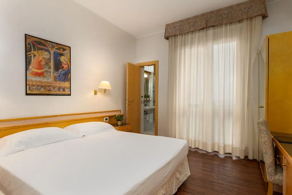 DOUBLE BASIC Room, Minerva, Florence