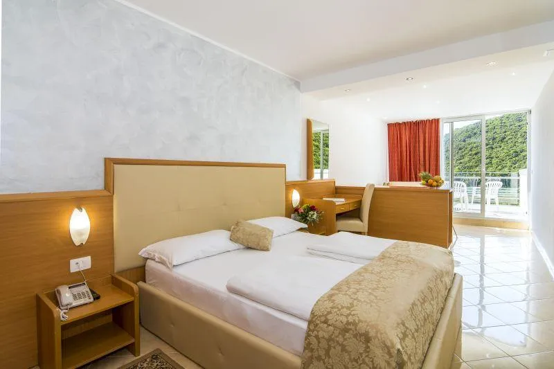 DOUBLE WITH BALCONY Room, Hotel Hedera, Istria