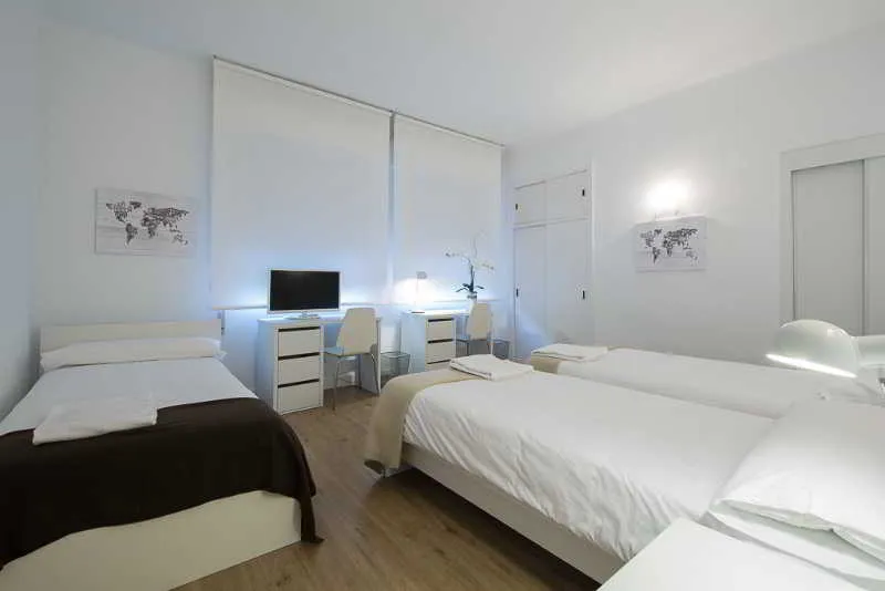 Room, NeoMagna Madrid, Madrid