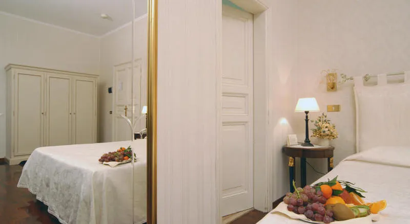 QUADRUPLE STANDARD Room, Villa Ariccia, Rome