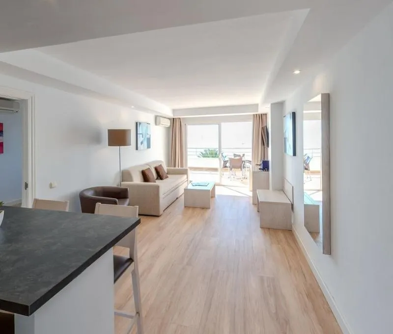 APARTMENT SEA VIEW CAPACITY 3 Room, Puerto Azul Marbella, Costa Del Sol