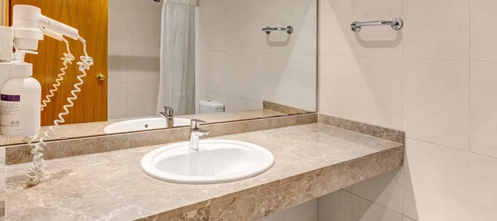 TWIN STANDARD Room, B&B HOTEL Barcelona Mollet Porta de Gallecs, Barcelona