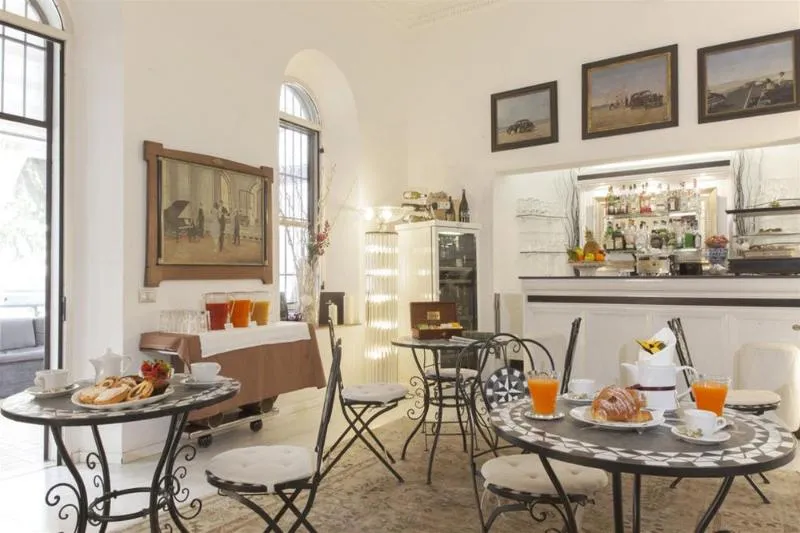 Bar, Villa Pirandello, Rome