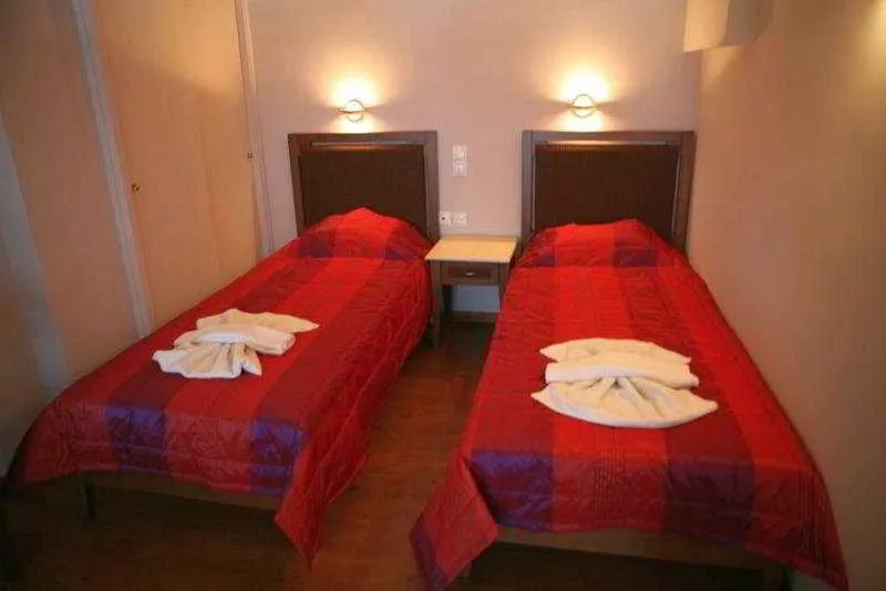 Room, Constantin, Crete