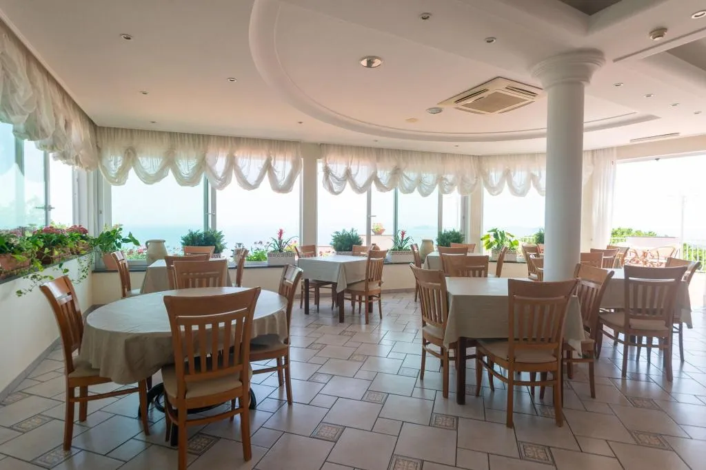 Restaurant, Villa Ireos, Naples