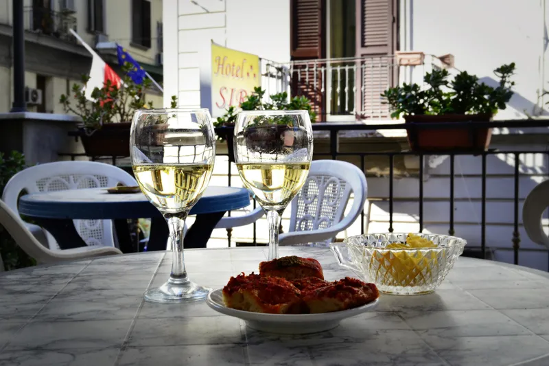 Terrace, Colombo, Naples