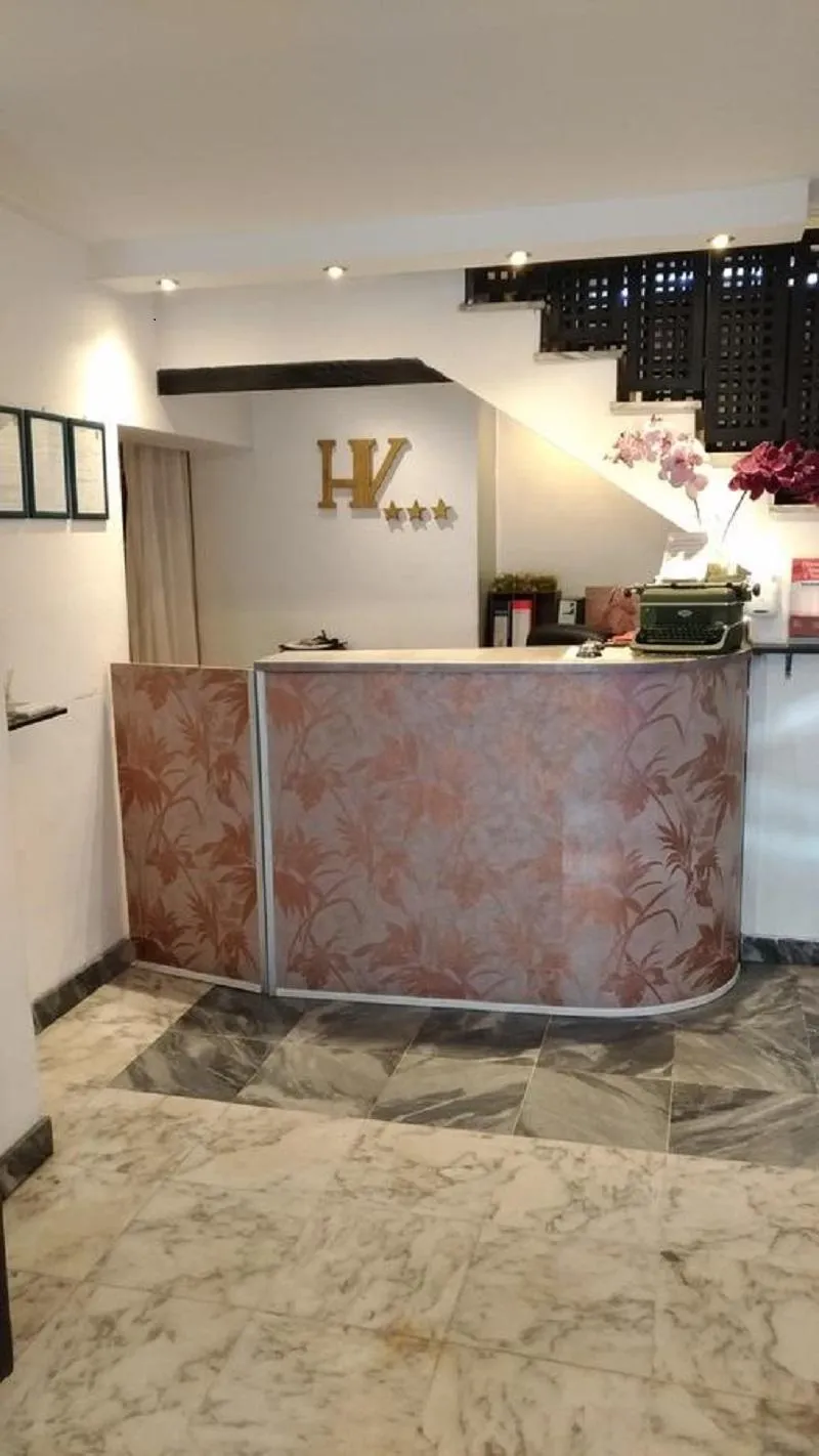 Lobby, Victoria, Florence