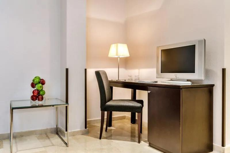 Room, Exe Suites 33, Madrid