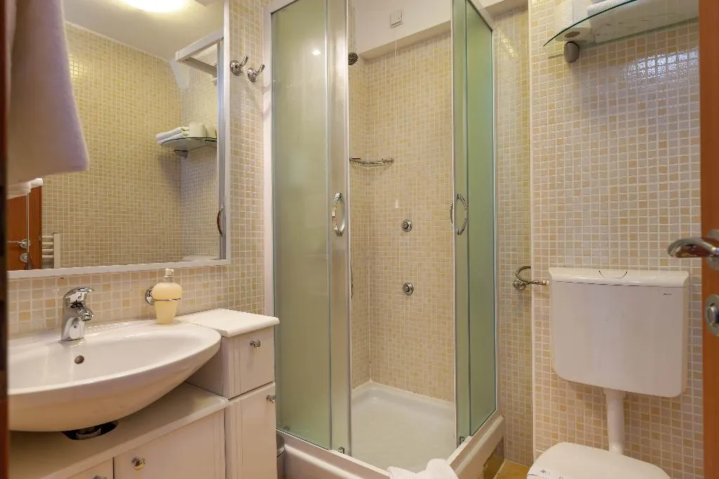 APARTMENT TWO BEDROOMS Room, Pharia Aparthotel, Split
