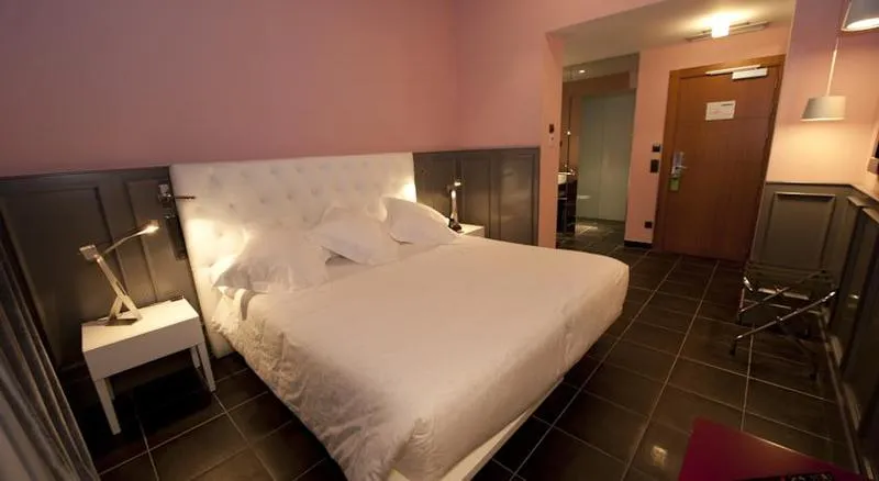 Room, Posada Del Leon De Oro, Madrid