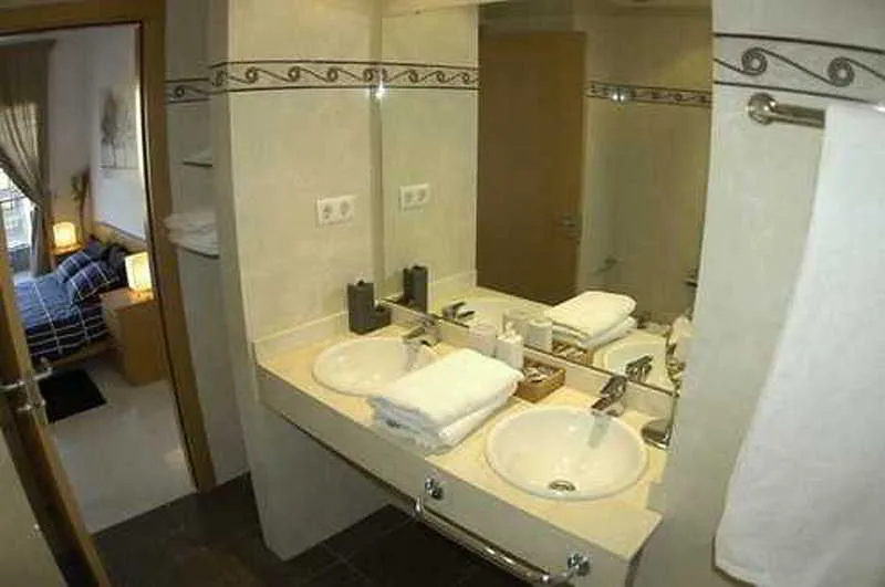 Room, Marina Beach Apartments, Barcelona