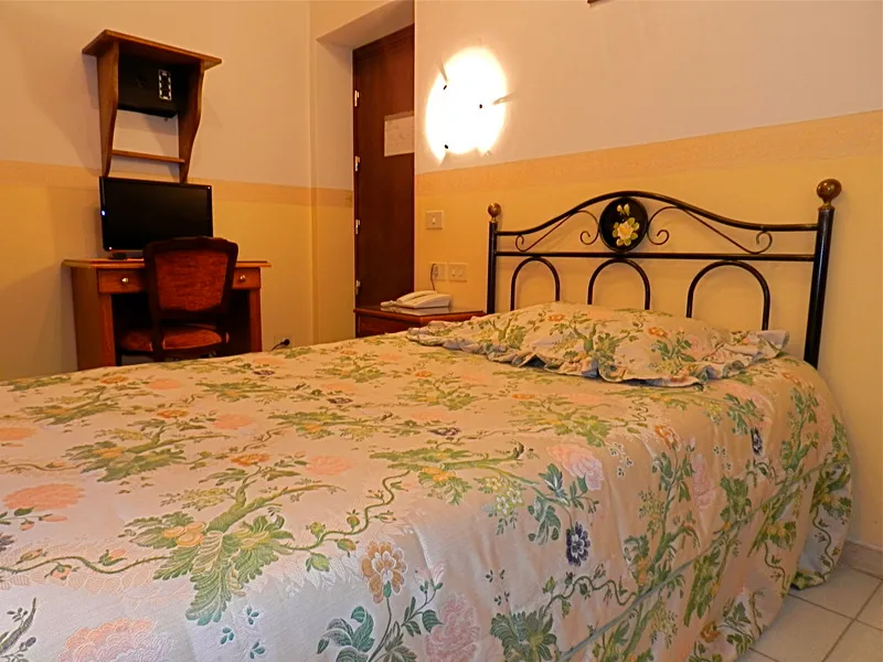 SINGLE CLASSIC Room, Desiree, Florence