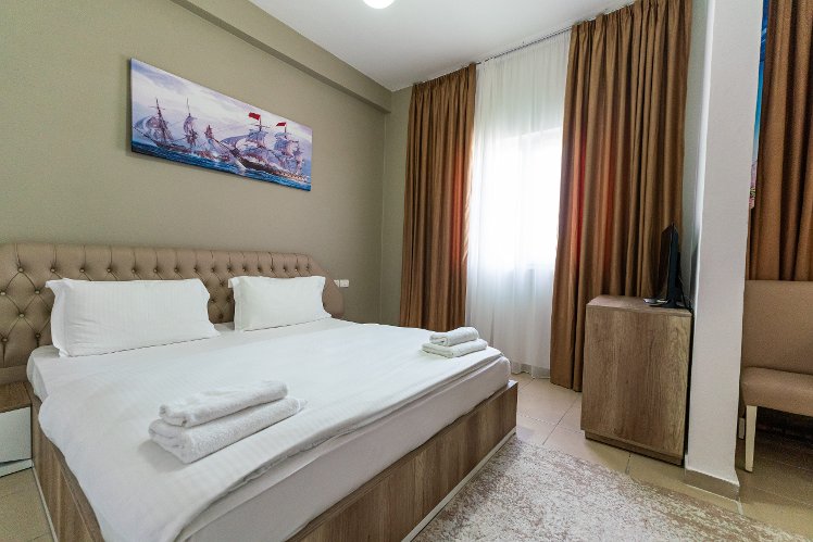Prince Hotel, Kavaje