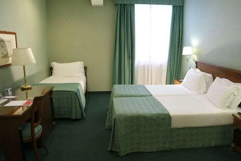 Room THREE BEDS Room, Ramada Naples, Naples