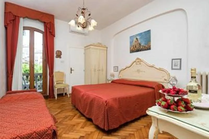 TRIPLE STANDARD Room, Villa Albertina, Venice