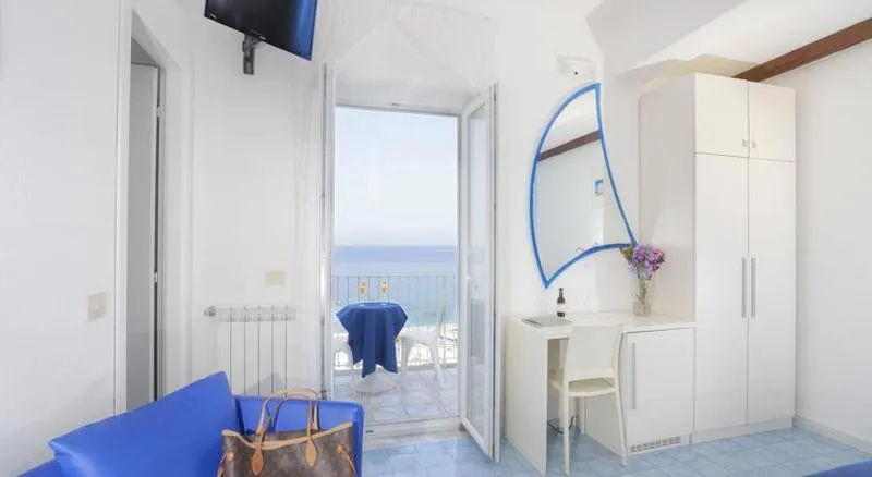 Room, Hotel Imperamare, Naples