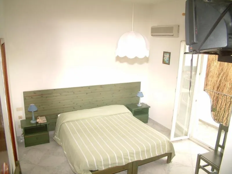 TRIPLE STANDARD Room, La Ginestra, Naples