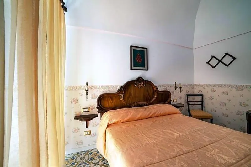 Lobby, L'Argine Fiorito, Naples