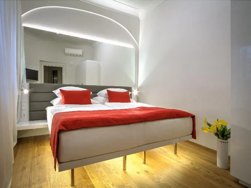 SINGLE STANDARD Room, Bishops House, Prague