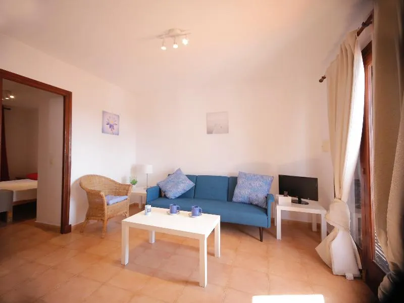 APARTMENT CAPACITY 5 TWO BEDROOMS Room, Binibeca Mar, Menorca