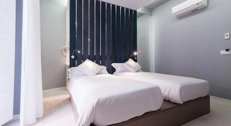 TWIN STANDARD Room, B&B Hotel Madrid Centro Fuencarral 52, Madrid