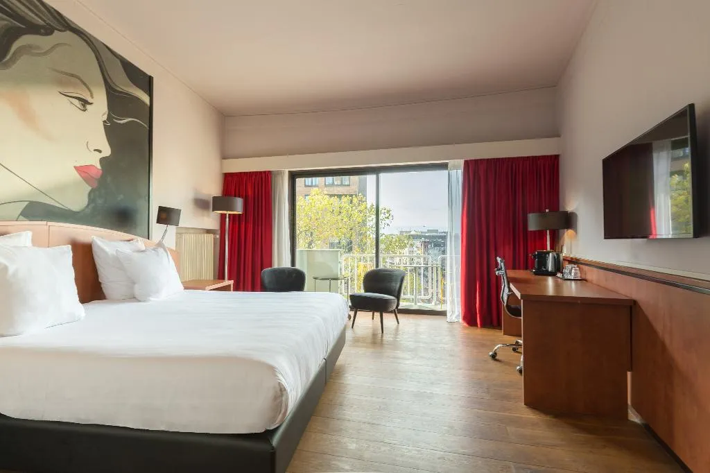 DOUBLE DELUXE Room, Leonardo Hotel Utrecht City Center, Amsterdam