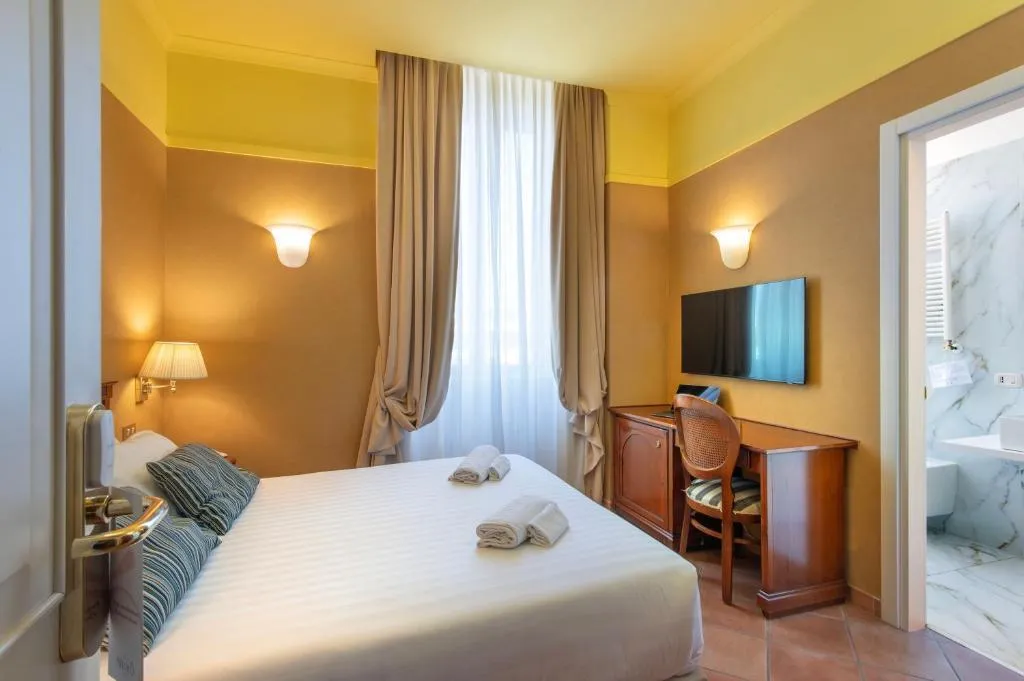 DOUBLE ECONOMY Room, Hotel Nuvo, Naples