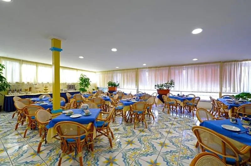 Lobby, Hotel Settebello, Naples