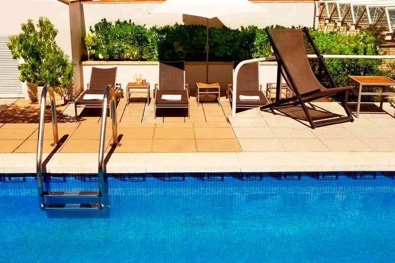 Pool, Gran Derby Suites, Barcelona
