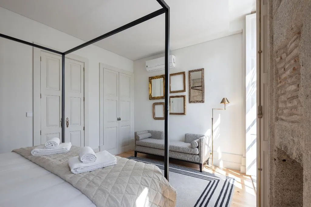 APARTMENT TWO BEDROOMS Room, Líbere Porto Laranjais, Porto