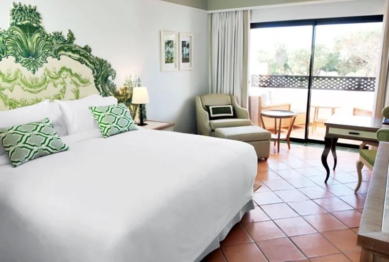 Room, Pine Cliffs Hotel, a Luxury Collection Resort, Algarve
