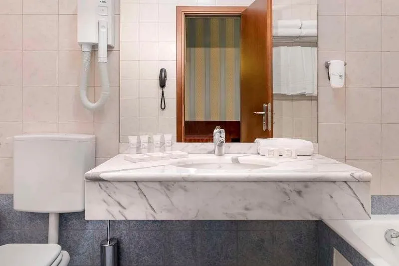 SUITE CAPACITY 2 Room, Best Western Cavalieri della Corona, Milan