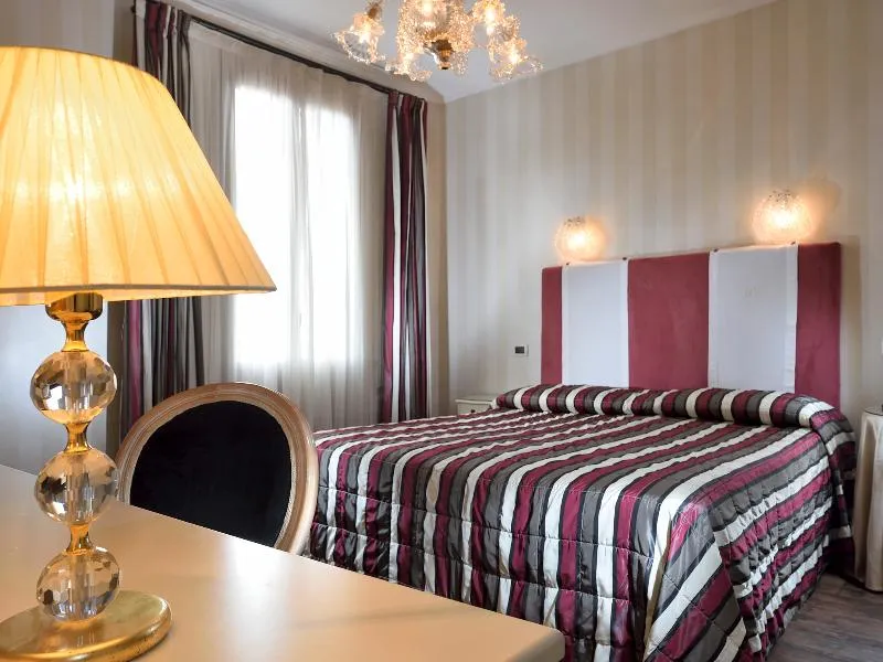 Double or Twin SUPERIOR Room, Principe, Venice