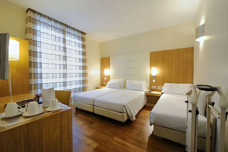 TRIPLE EXECUTIVE Room, Hotel Canada Urban Chic, Milan