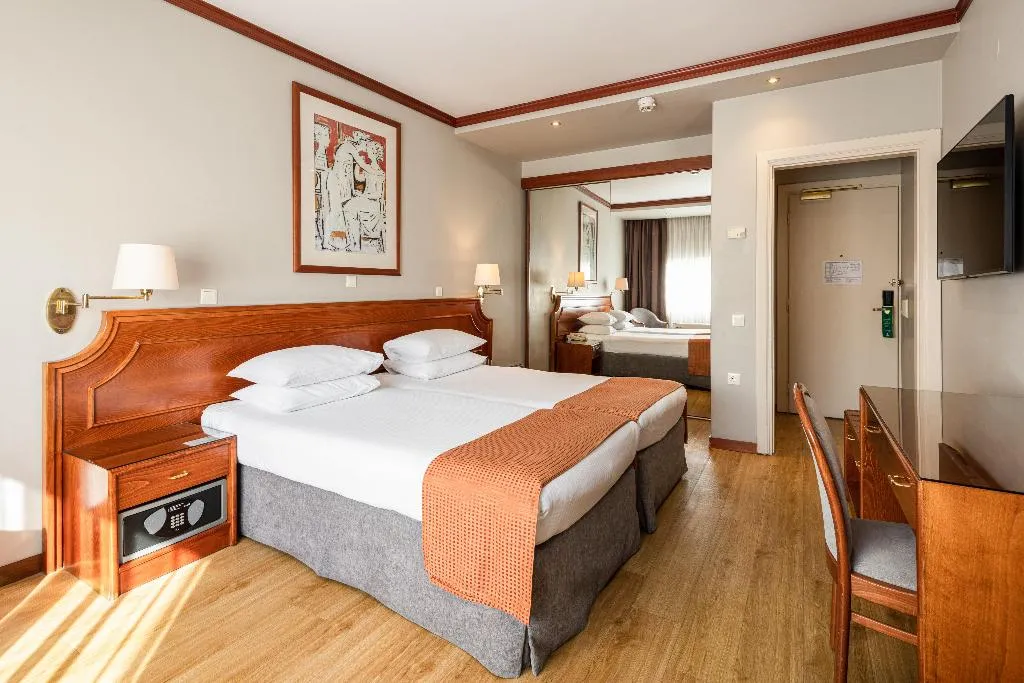 TWIN STANDARD Room, Holiday Inn Thessaloniki, Halkidiki