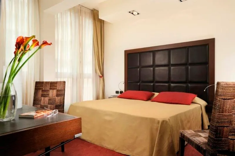 Room, Athenaeum, Florence