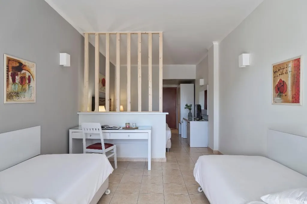 FAMILY ROOM POOL VIEW Room, Ariti Grand Hotel Corfu, Corfu