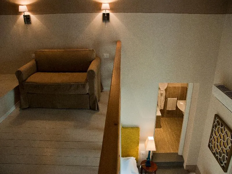 QUADRUPLE CITY VIEW Room, Black 5 Florence Suite, Florence