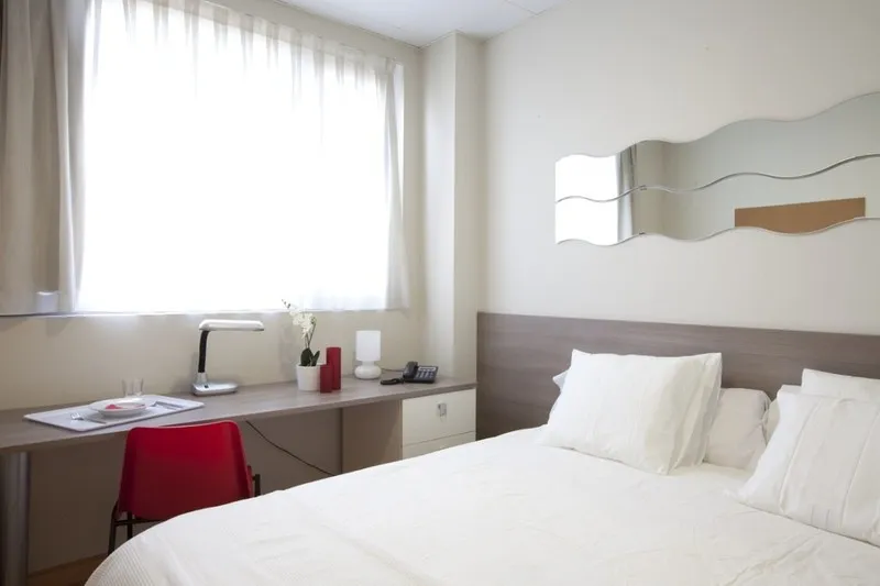 SINGLE STANDARD Room, Vertice Roomspace Madrid, Madrid