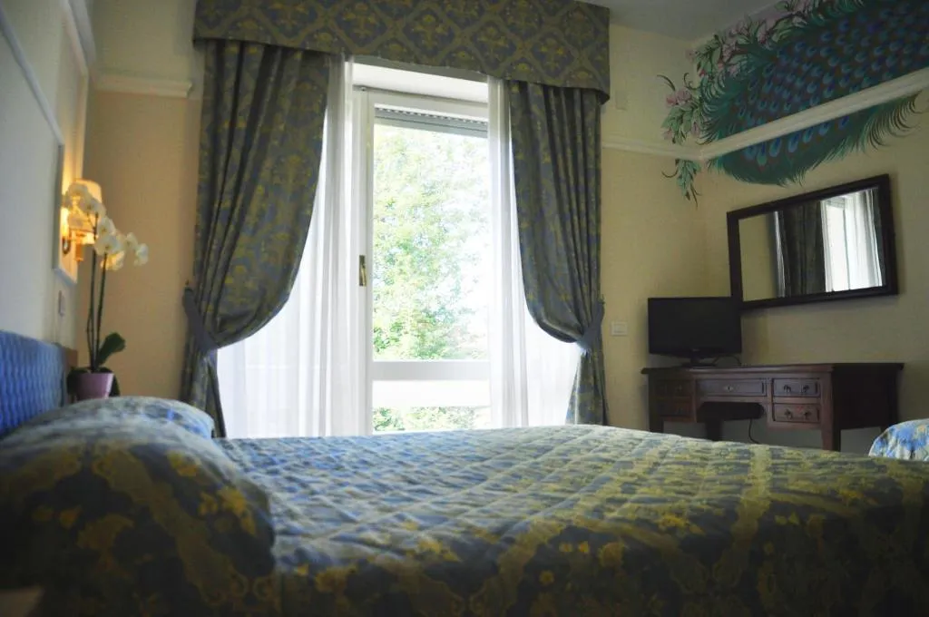 Double or Twin STANDARD Room, Mondial Park Hotel, Rome