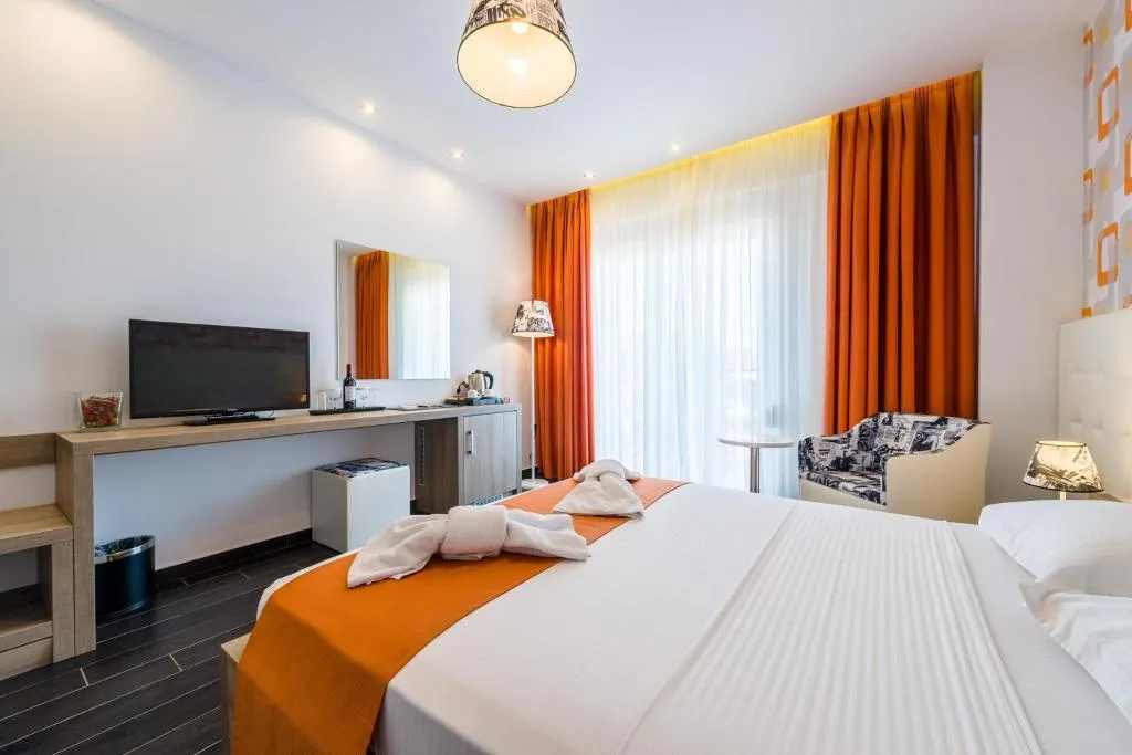 TRIPLE WITH BALCONY Room, Lagaria Hotel, Thessaloniki