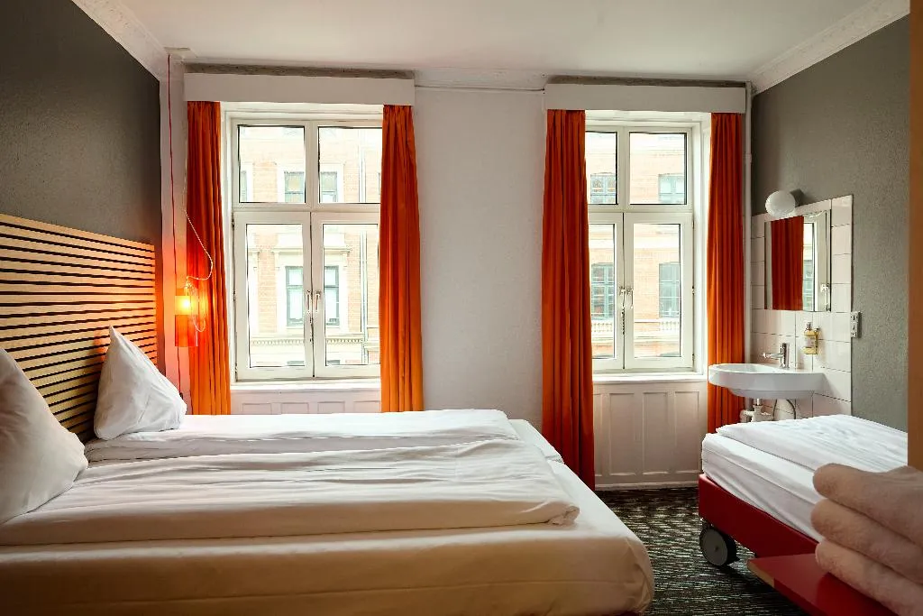TRIPLE WITH SHARED BATHROOM Room, Annex Copenhagen, Copenhagen