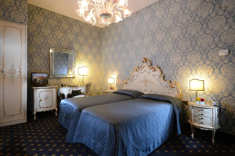 JUNIOR SUITE STANDARD Room, Rialto Hotel, Venice