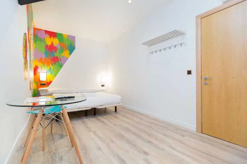 STUDIO STANDARD Room, AinB Las Ramblas-Colón Apartments, Barcelona