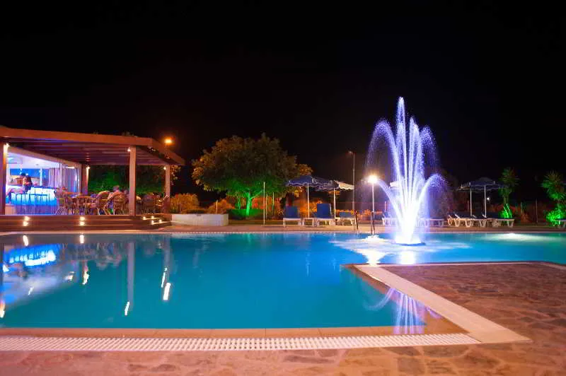 Pool, Zoes, Rhodes