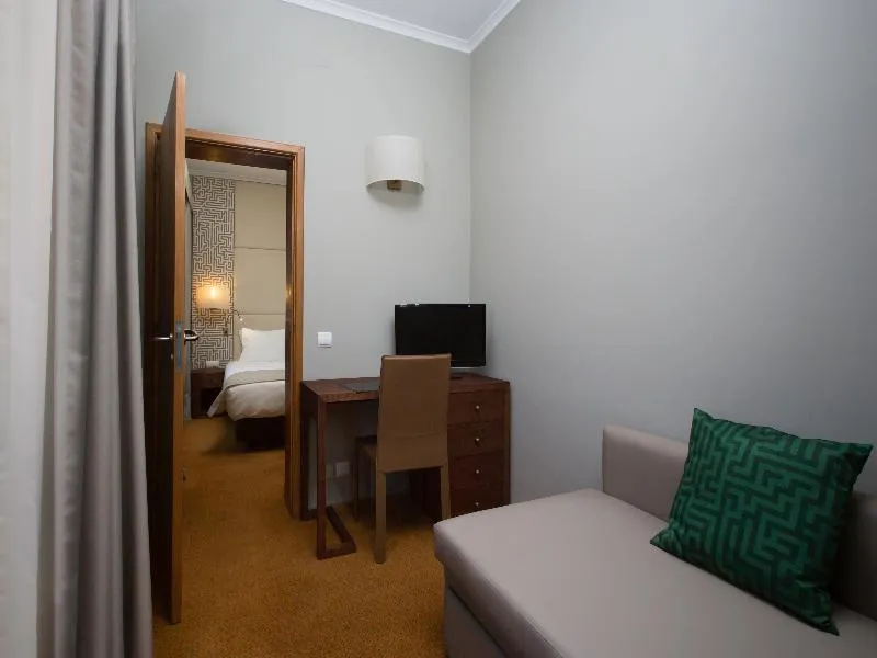 TRIPLE CAPACITY 4 Room, Miraparque, Lisbon