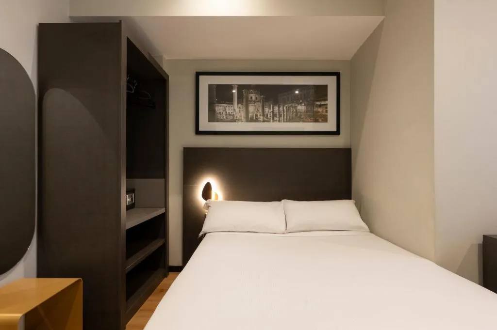 DOUBLE ECONOMY Room, The Cross, Rome