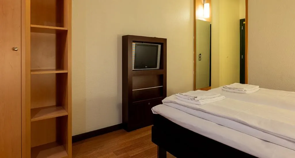 Room, a&o Hostel Milano Ca Granda, Milan