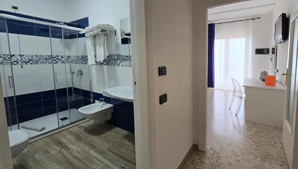 TRIPLE SEA VIEW Room, Il Nido, Naples